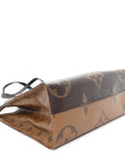 Reverse Monogram Giant Onthego PM