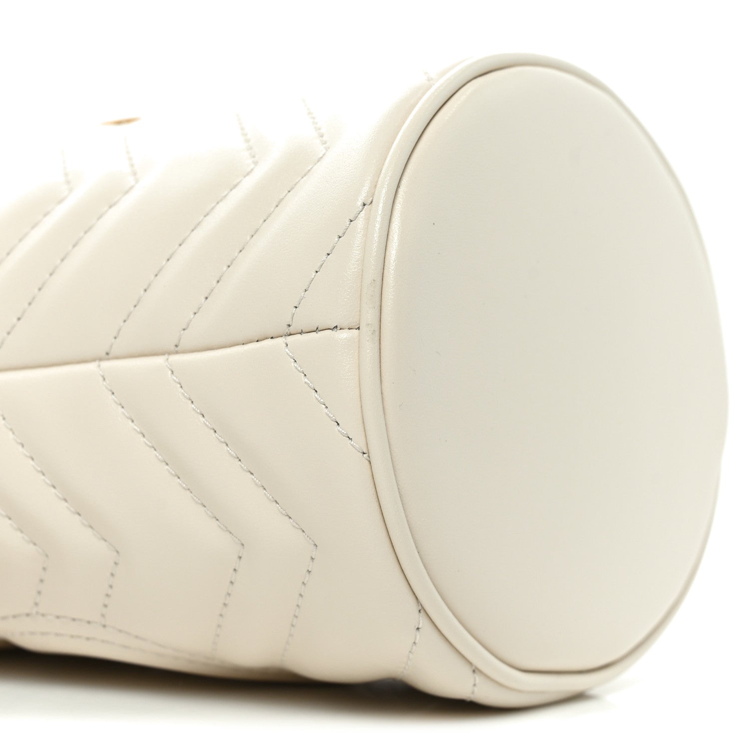 Calfskin Matelasse Mini GG Marmont 2.0 Bucket Bag White
