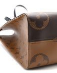 Reverse Monogram Giant Onthego MM