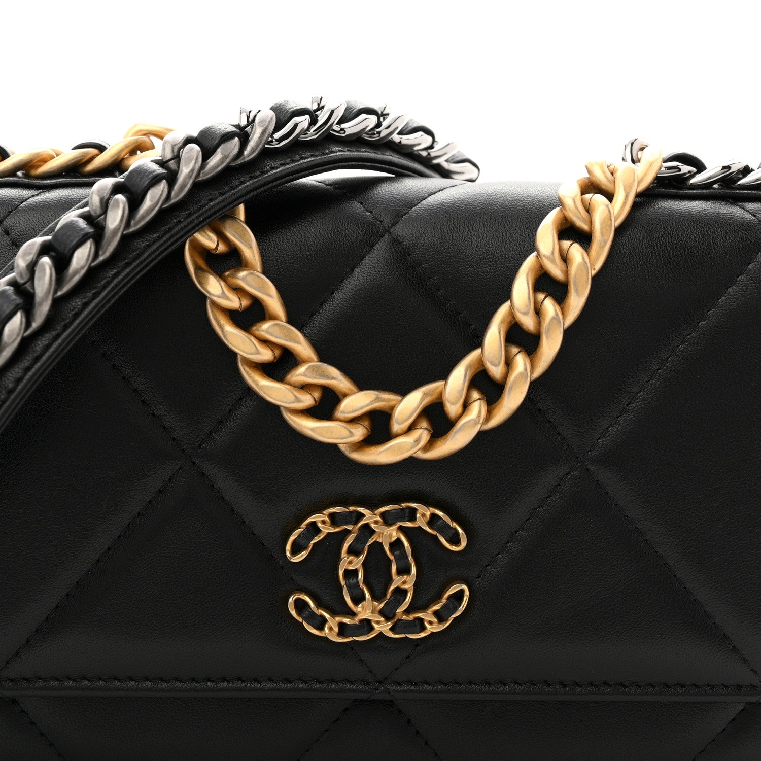 Lambskin Quilted CHNL 19 Wallet On Chain WOC Black