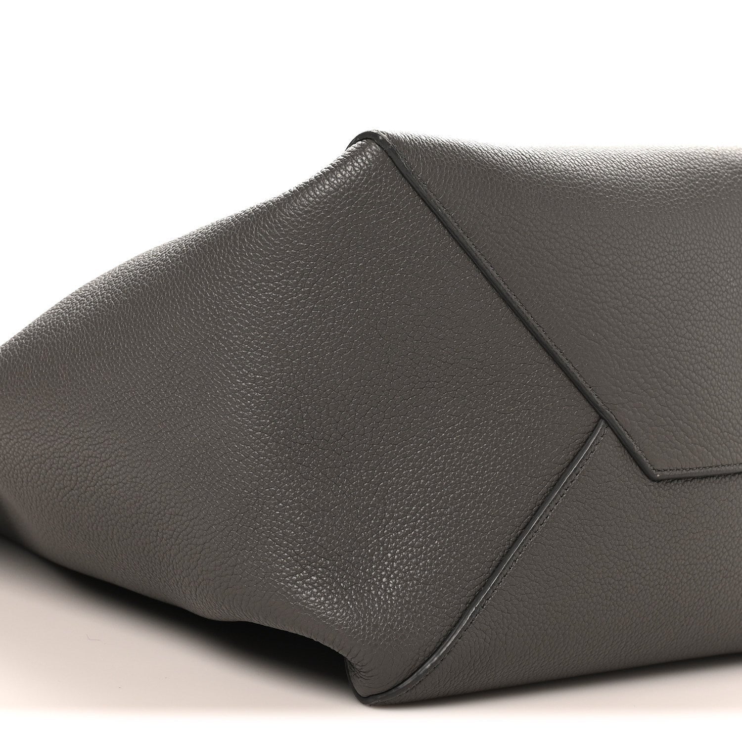 Soft Grained Calfskin Medium Belt Cabas Phantom Grey