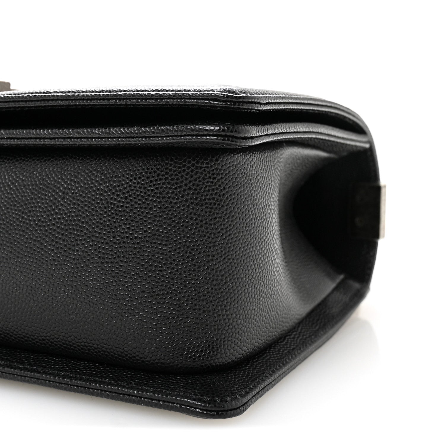 Caviar Quilted Medium Boy Flap Black