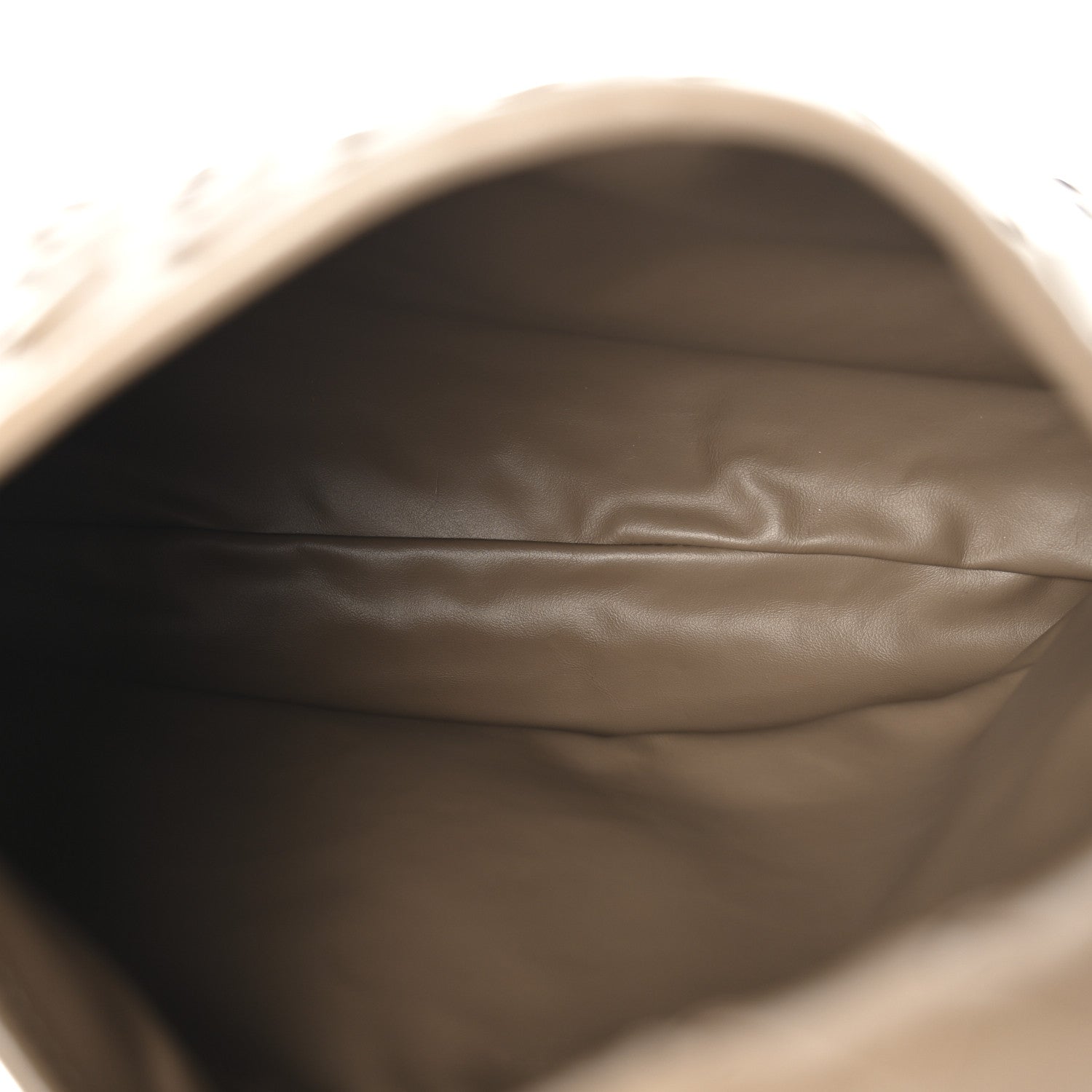 Calfskin Intrecciato Small Hop Pinecone