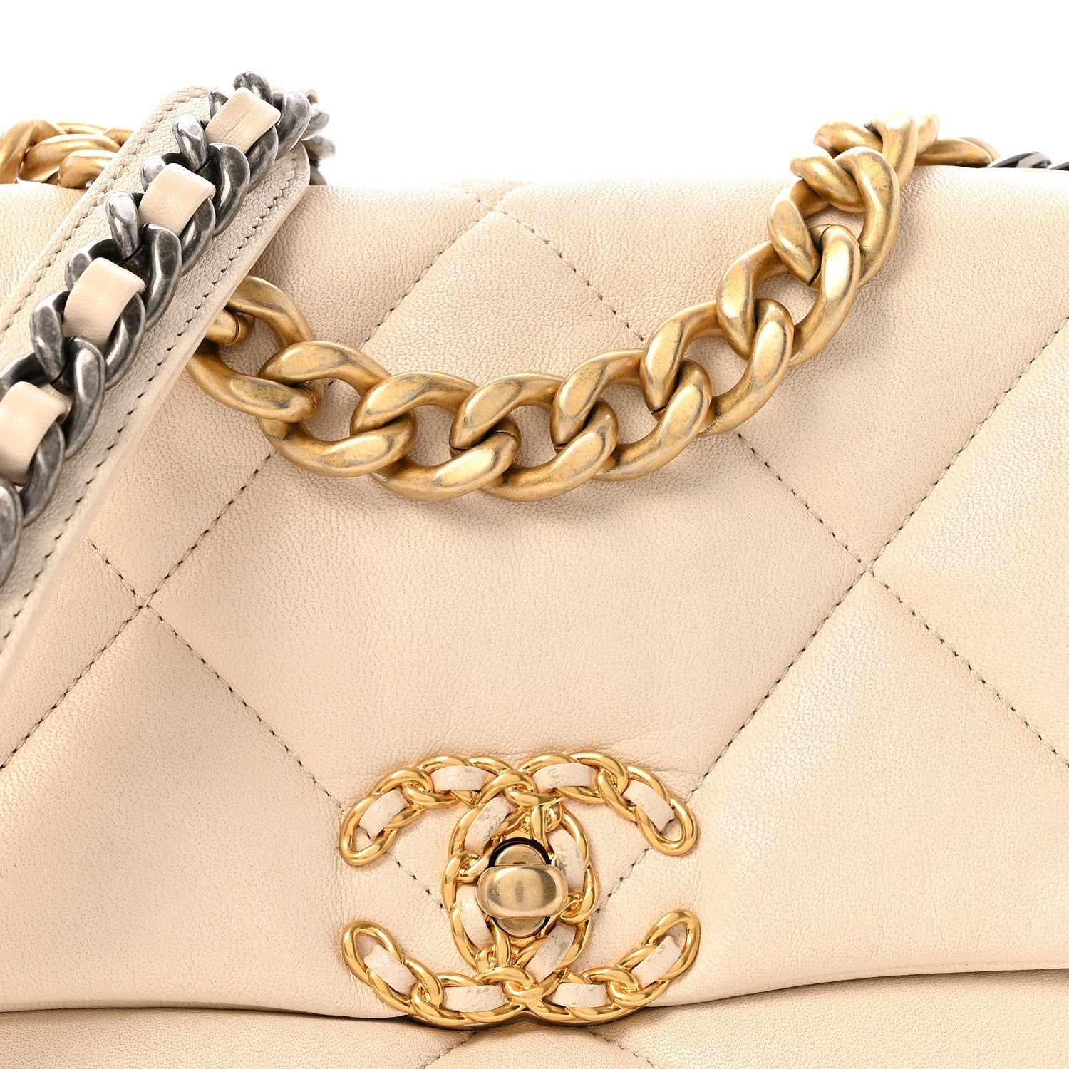 Goatskin Quilted Medium CHNL 19 Flap Light Beige