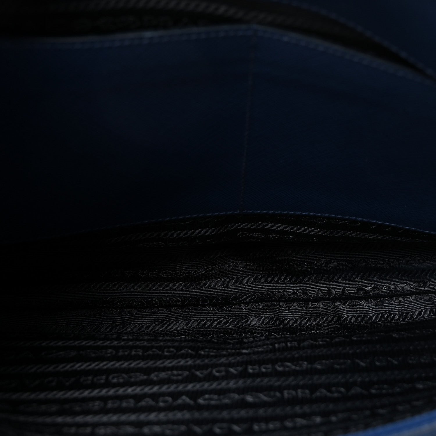 Saffiano Lux Medium Promenade Tote Bluette