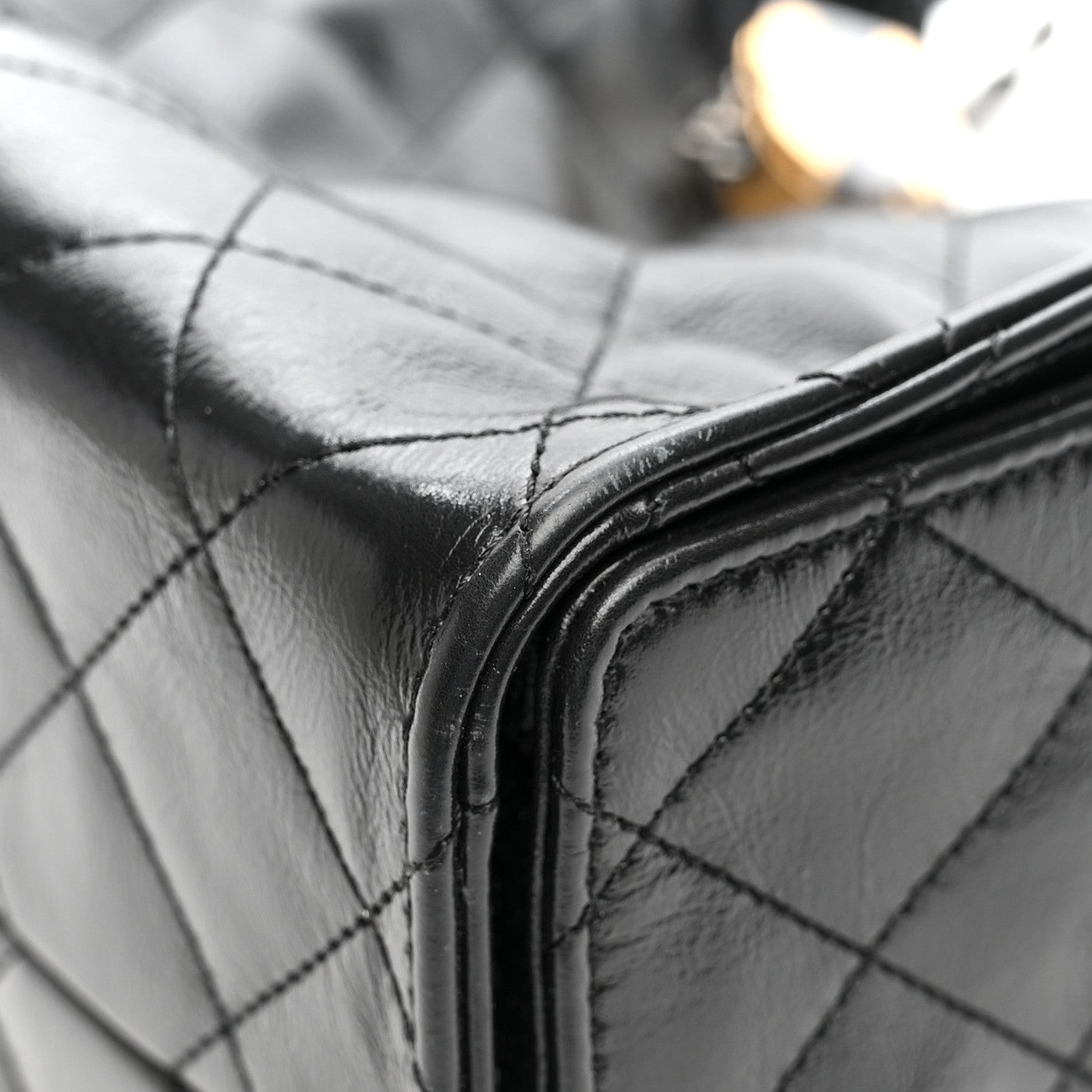 Shiny Crumpled Calfskin Quilted Small CHNL 25 Handbag Black