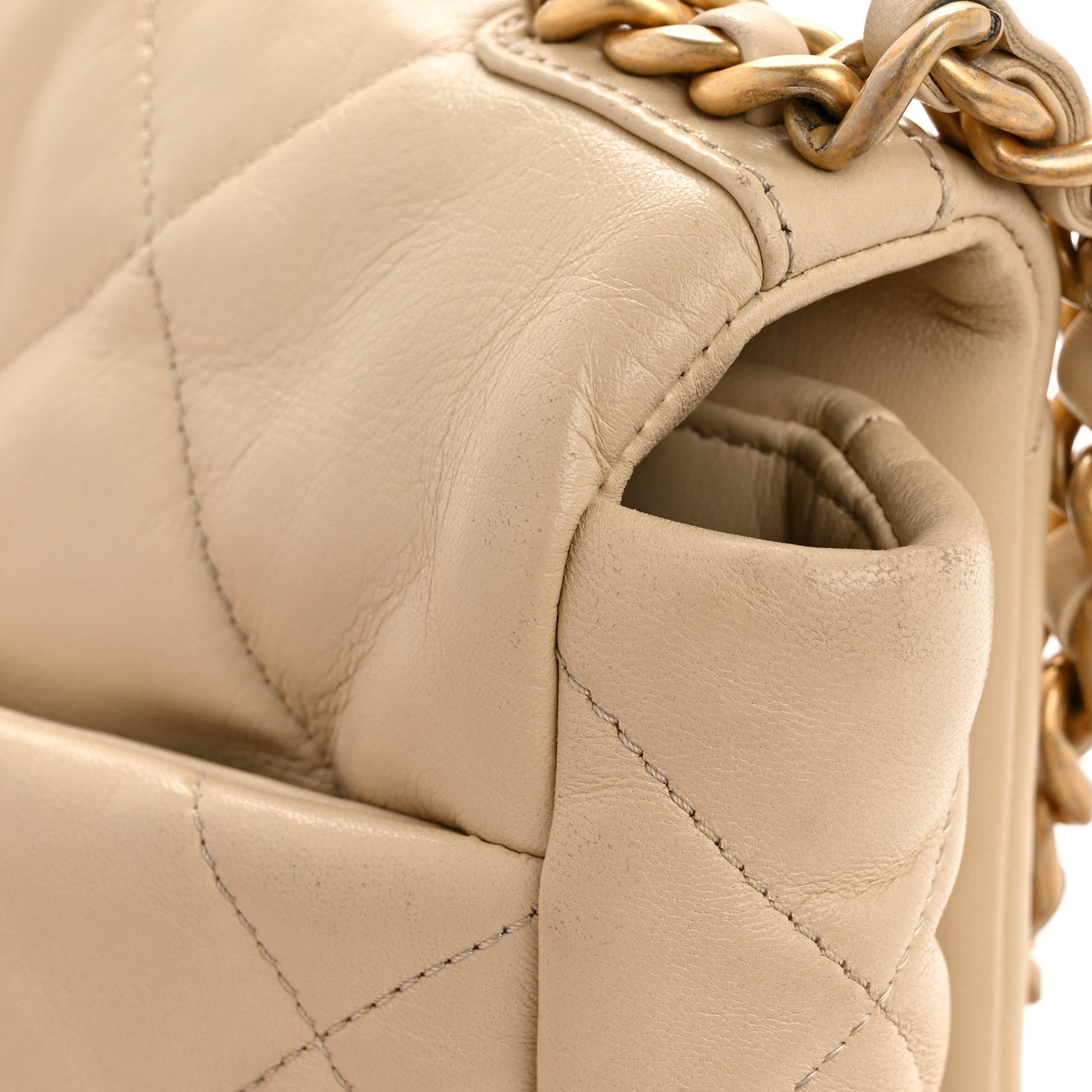Lambskin Quilted Medium CHNL 19 Flap Beige