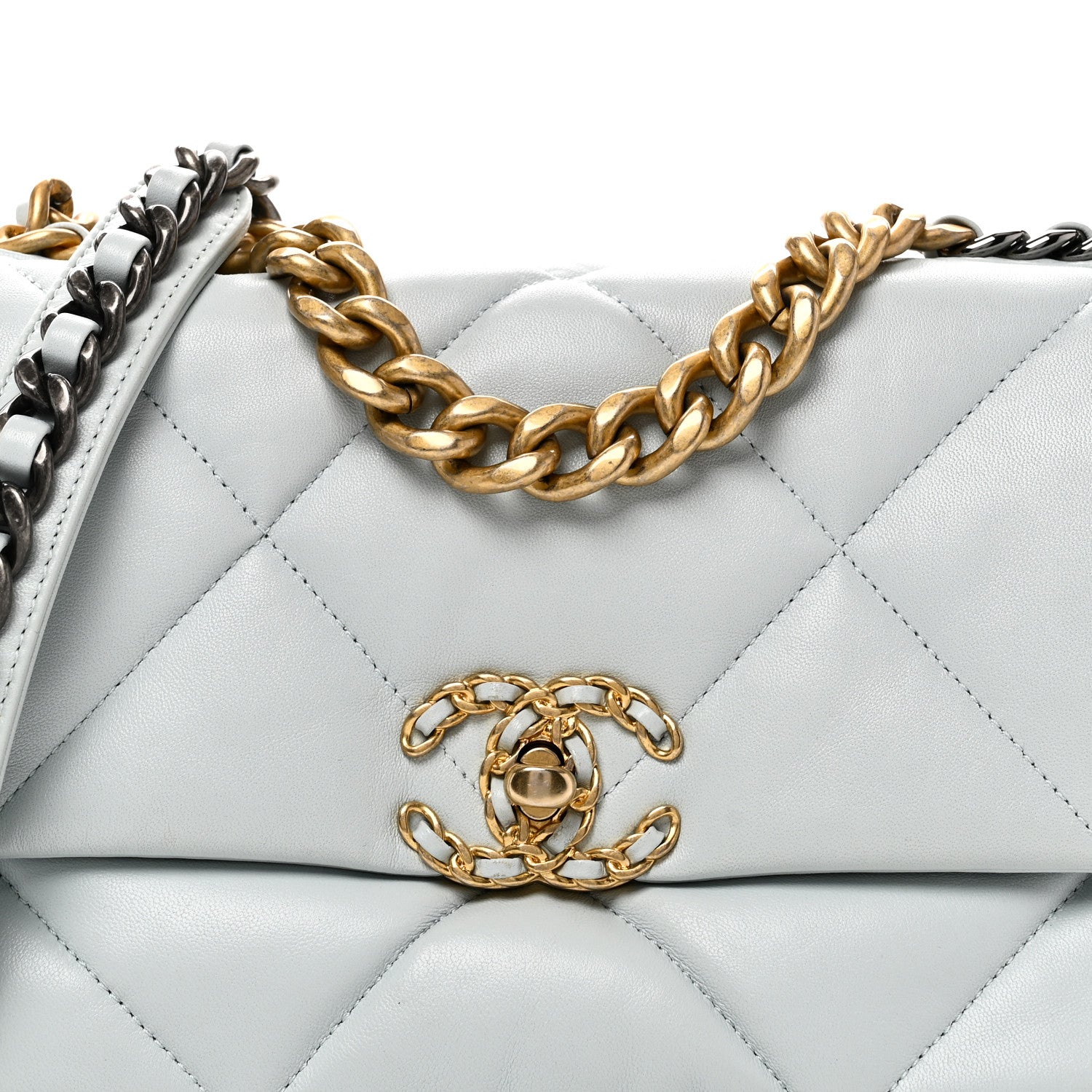 Lambskin Quilted Medium CHNL 19 Flap Light Blue