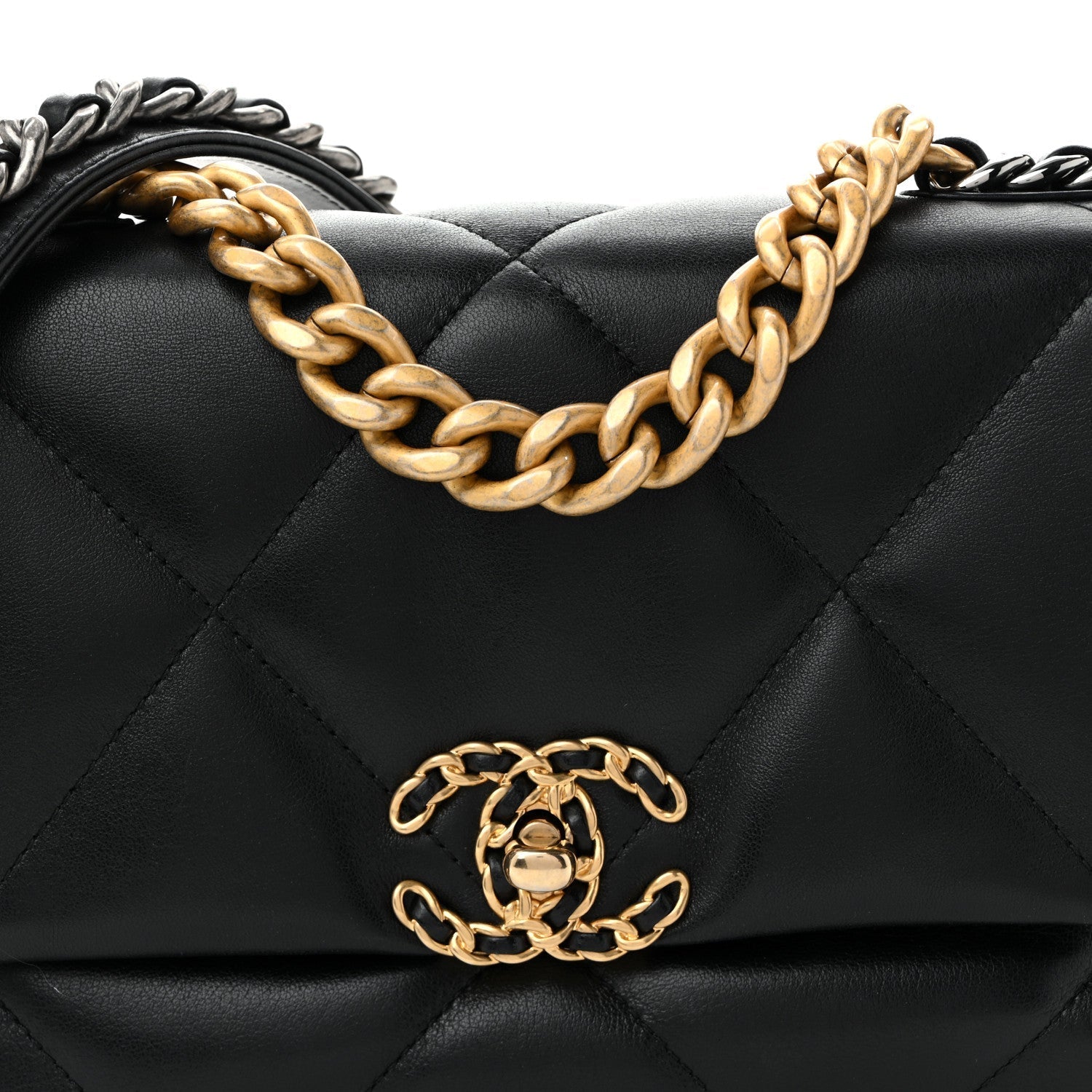 Shiny Goatskin Quilted Medium CHNL 19 Flap Black