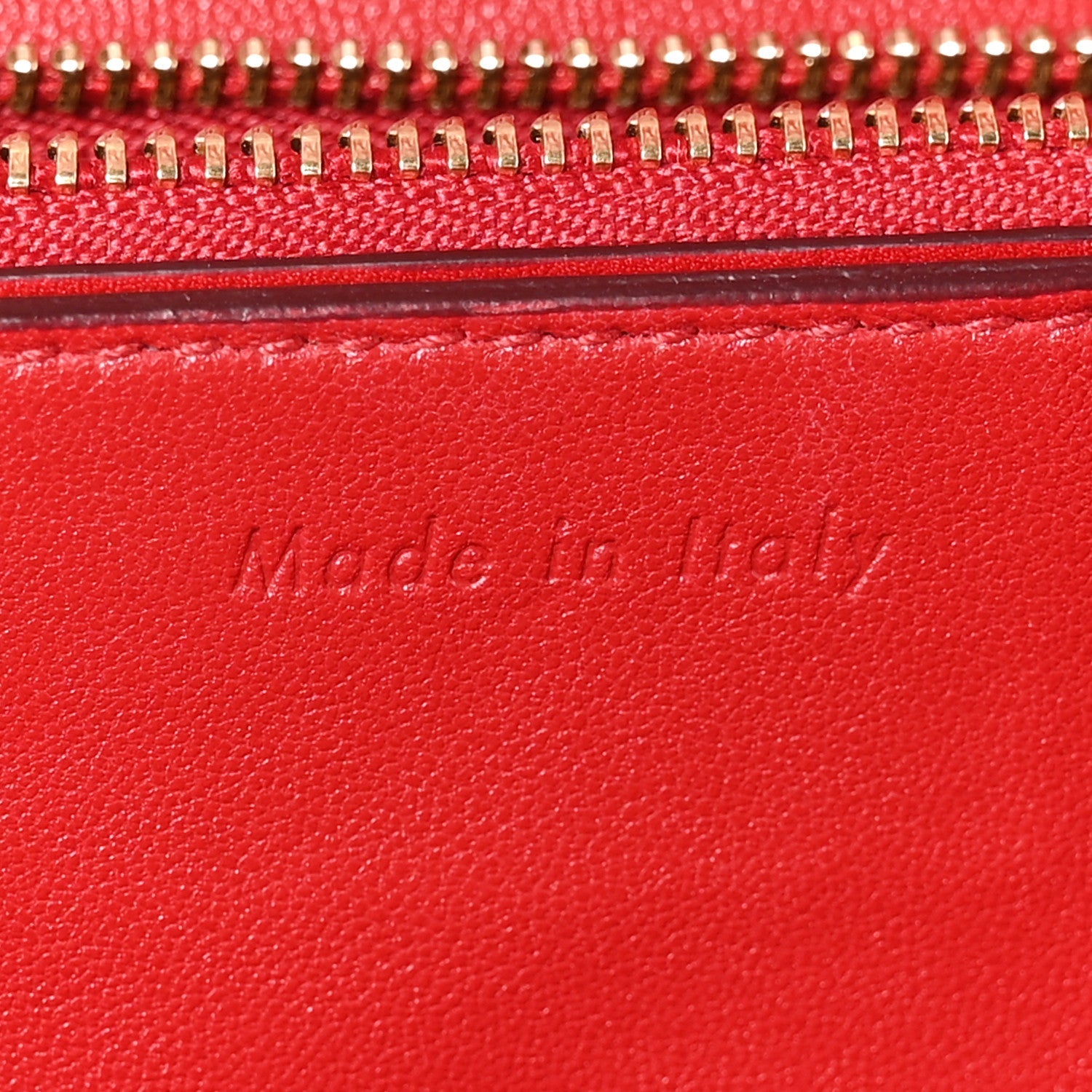 Box Calfskin Medium Classic Box Flap Bag Red