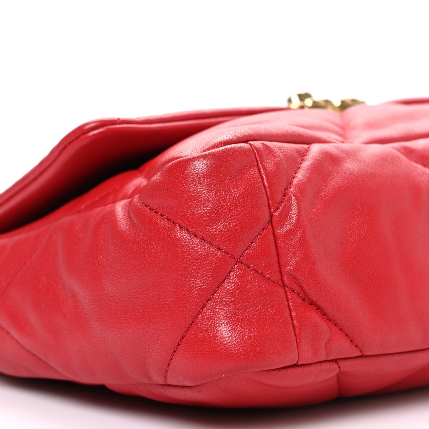 Lambskin Quilted Medium CHNL 19 Flap Red