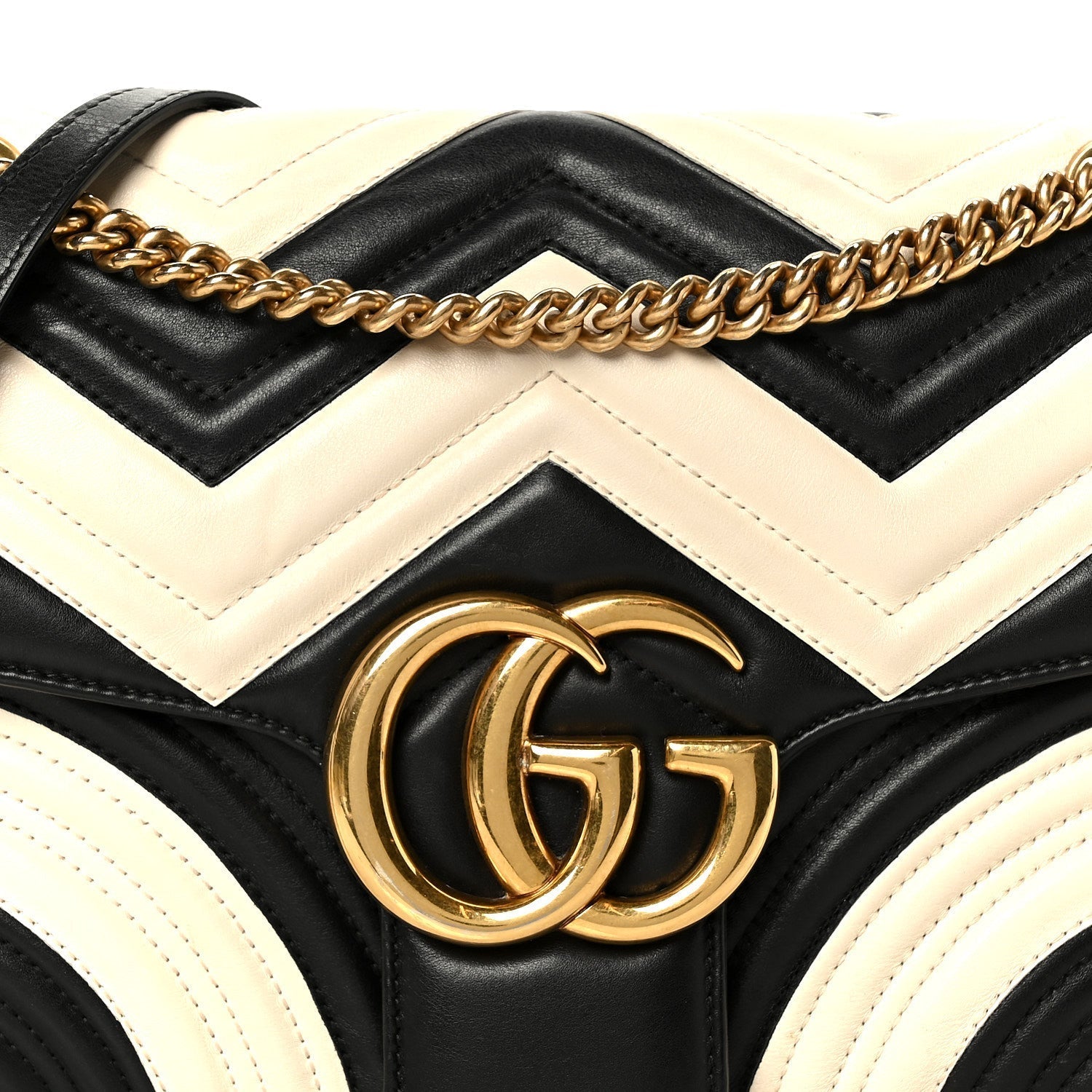Calfskin Matelasse Medium GG Marmont Shoulder Bag Black White