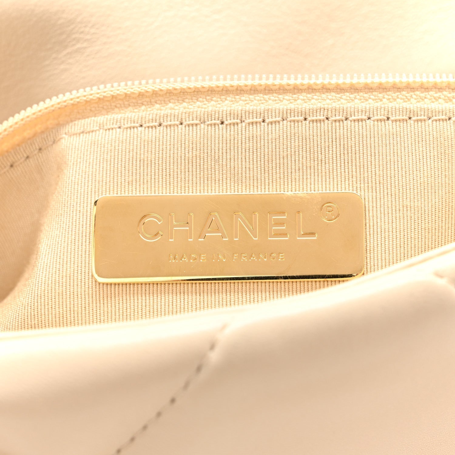 Lambskin Quilted Medium CHNL 19 Flap Light Beige