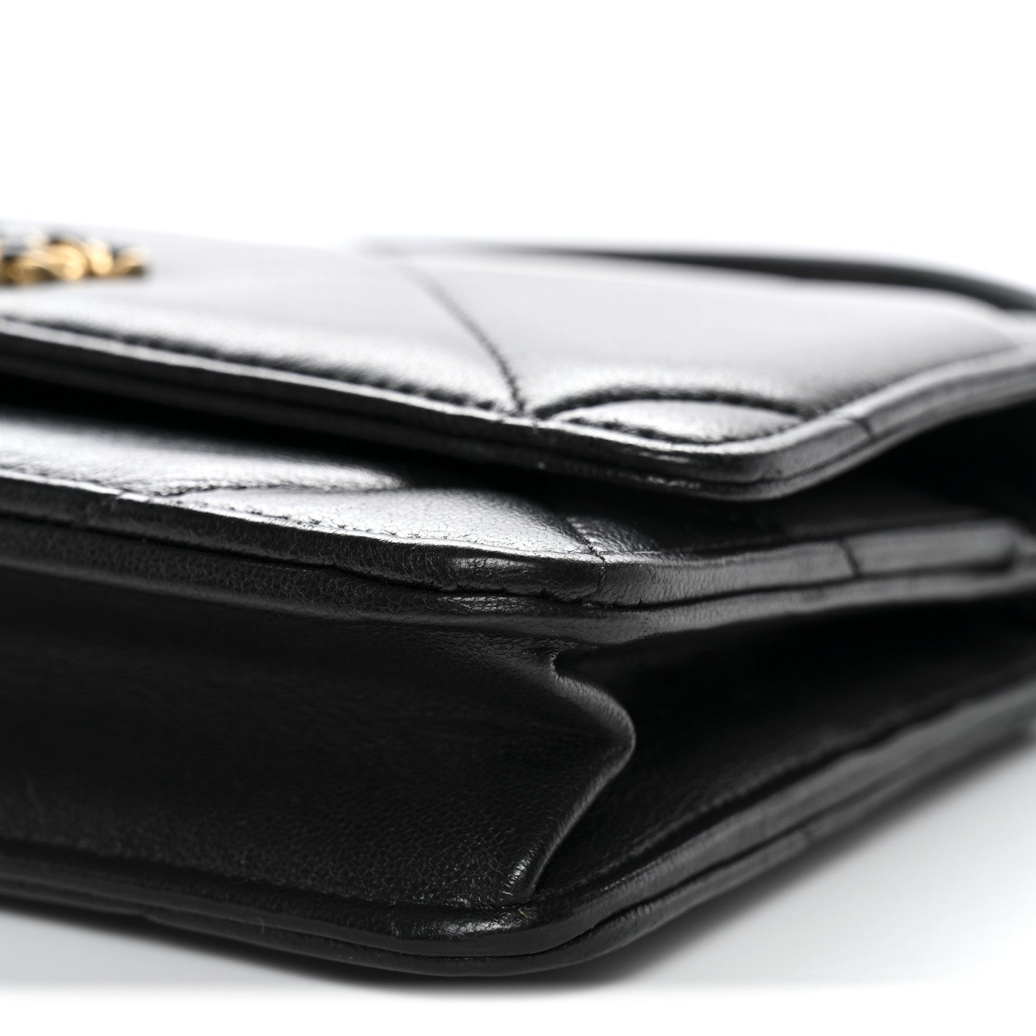 Lambskin Quilted CHNL 19 Wallet On Chain WOC Black