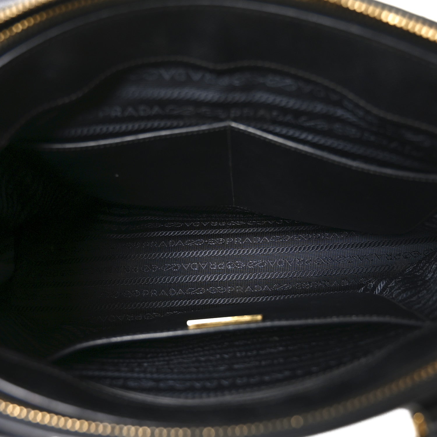 Saffiano Medium Galleria Double Zip Tote Black