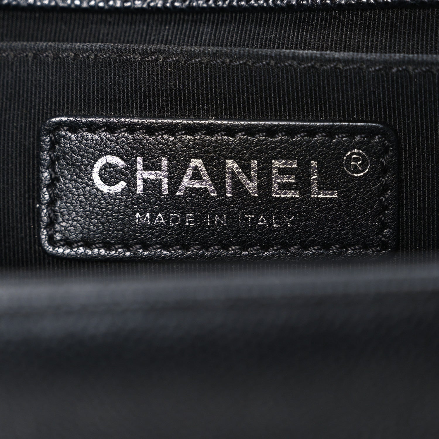 Caviar Quilted Medium Boy Flap Black
