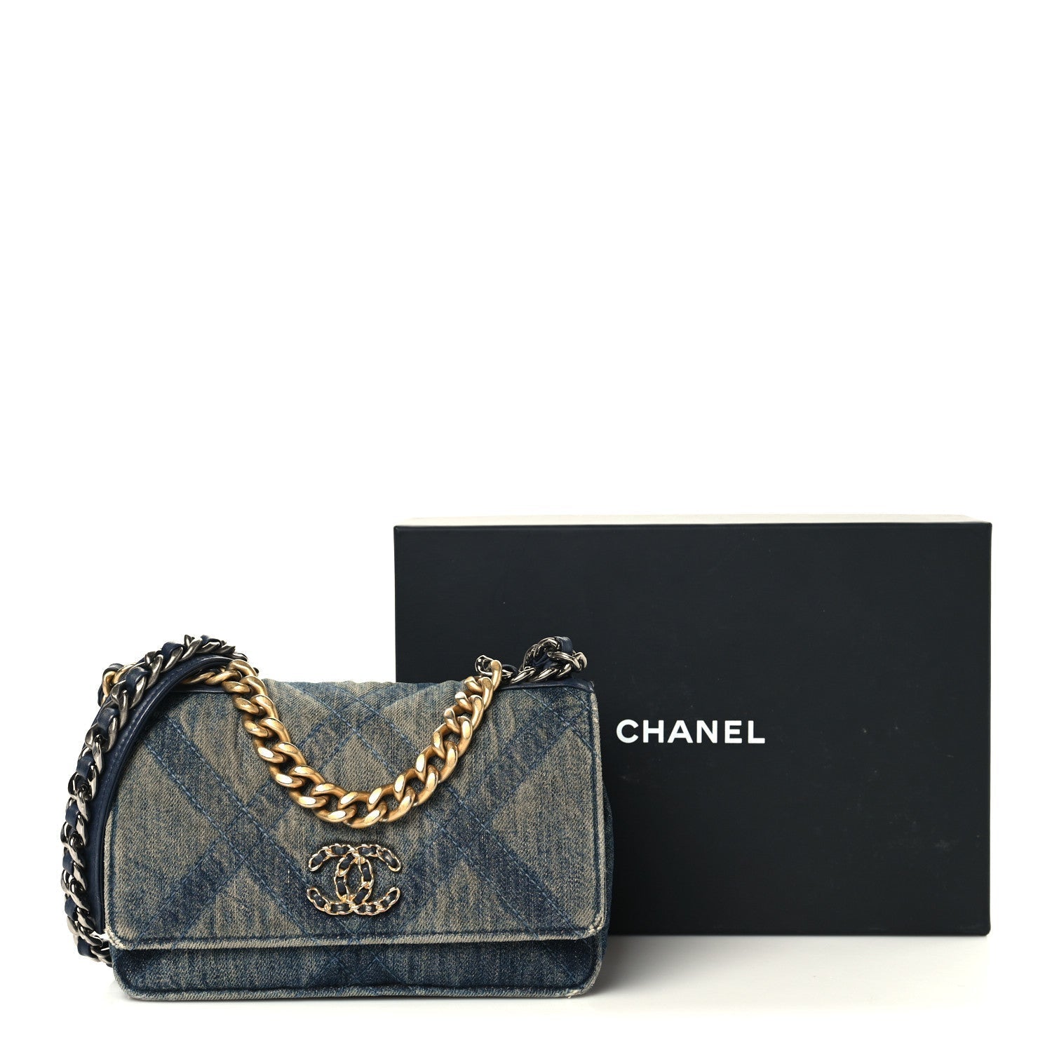 Denim Quilted CHNL 19 Wallet On Chain WOC Blue