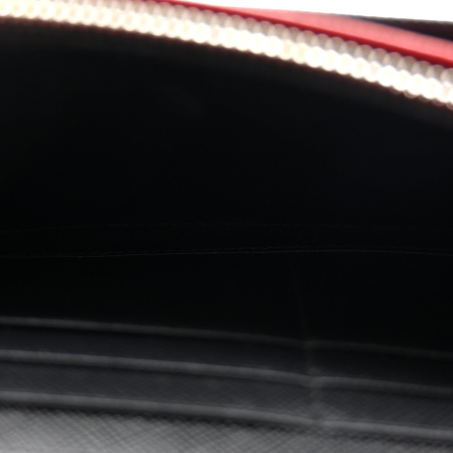 Saffiano Bi-Color Wallet On Chain Black Fuoco