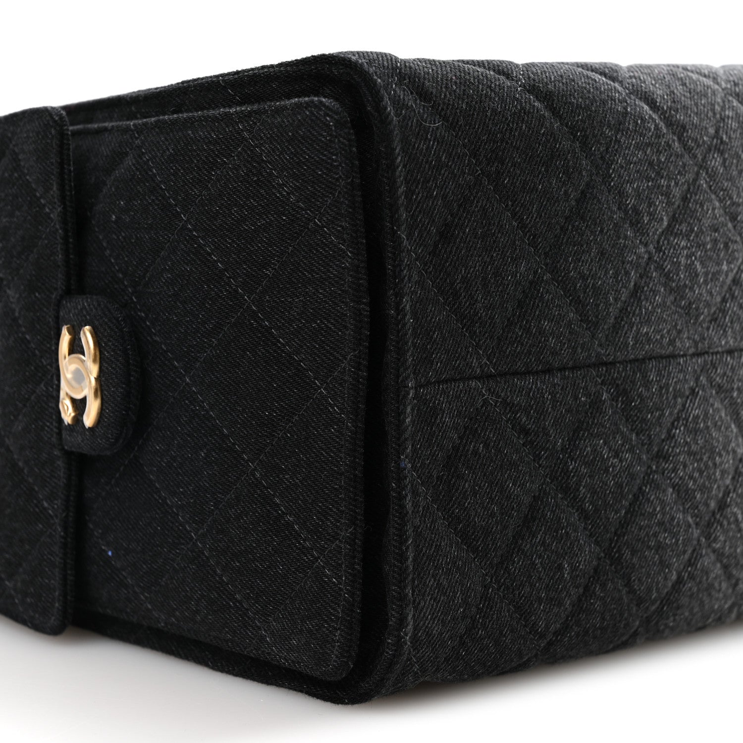 Washed Denim Quilted Medium CHNL 25 Handbag Black