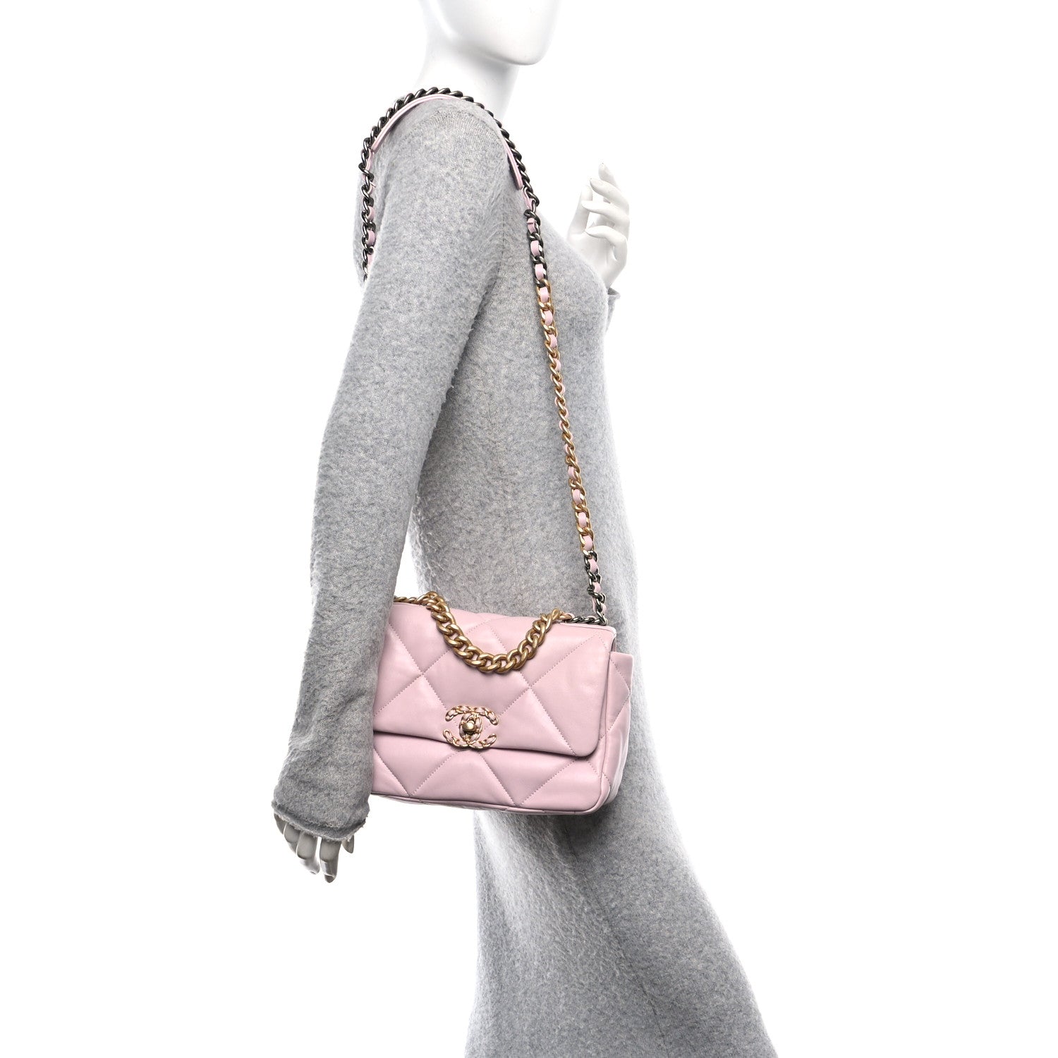 Lambskin Quilted Medium CHNL 19 Flap Light Pink