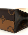 Reverse Monogram Giant Onthego PM