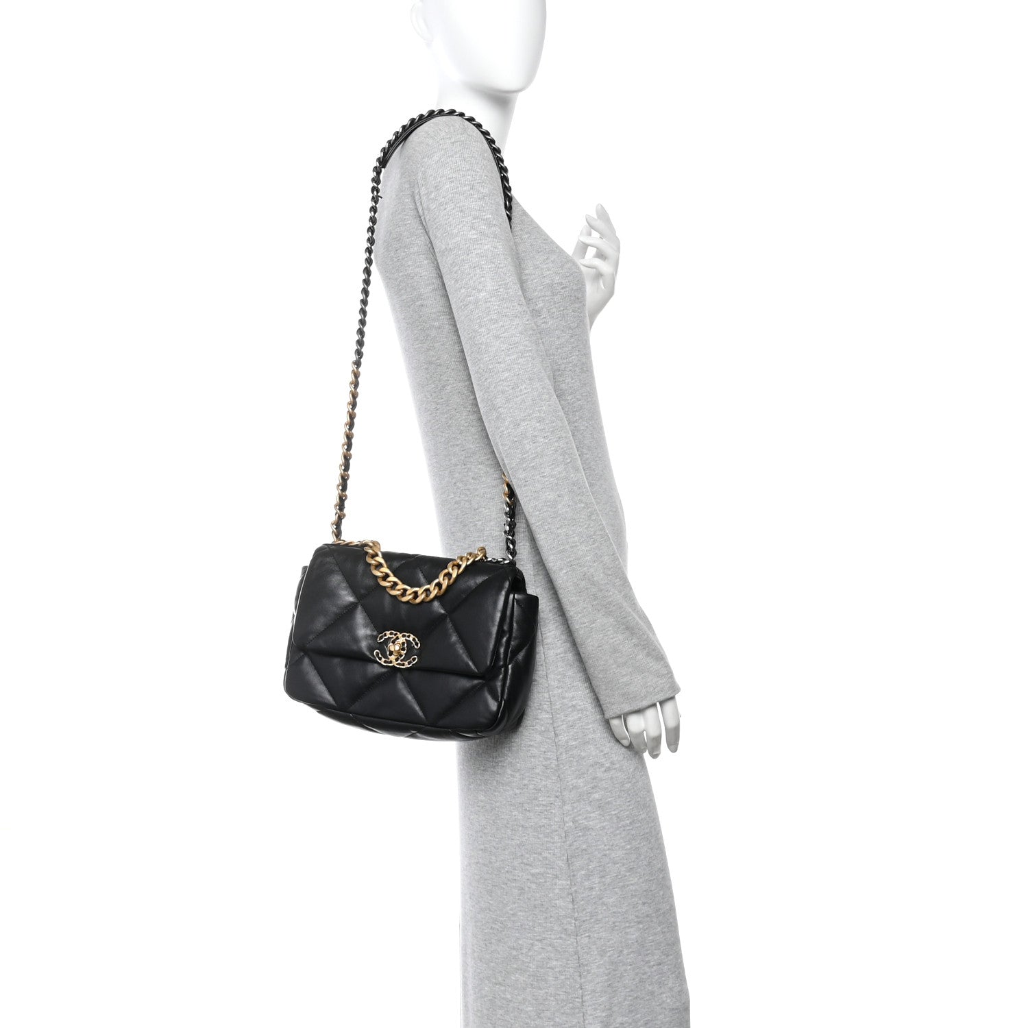 Lambskin Quilted Medium CHNL 19 Flap Black