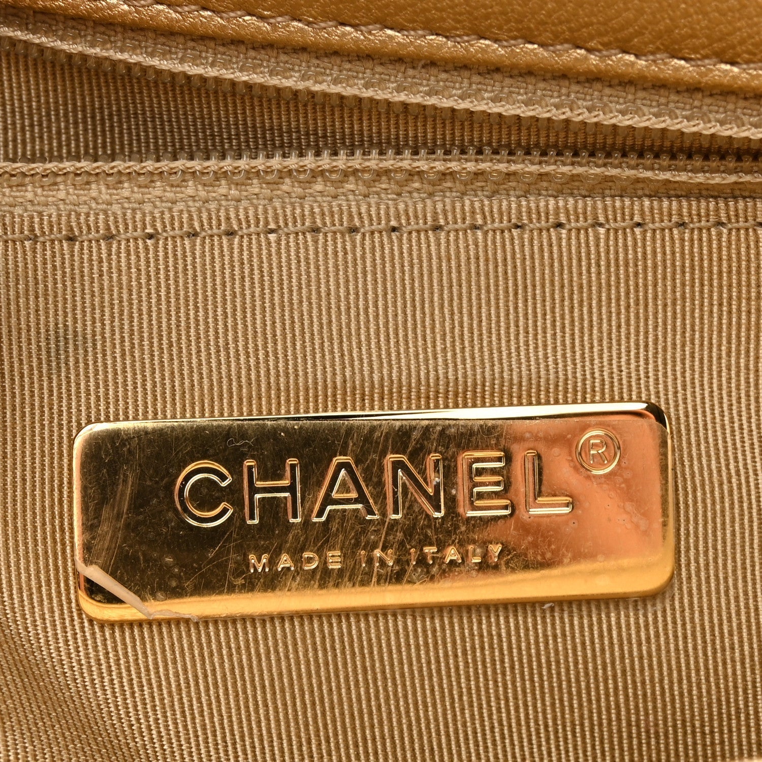 Metallic Goatskin Quilted Medium CHNL 19 Flap Gold
