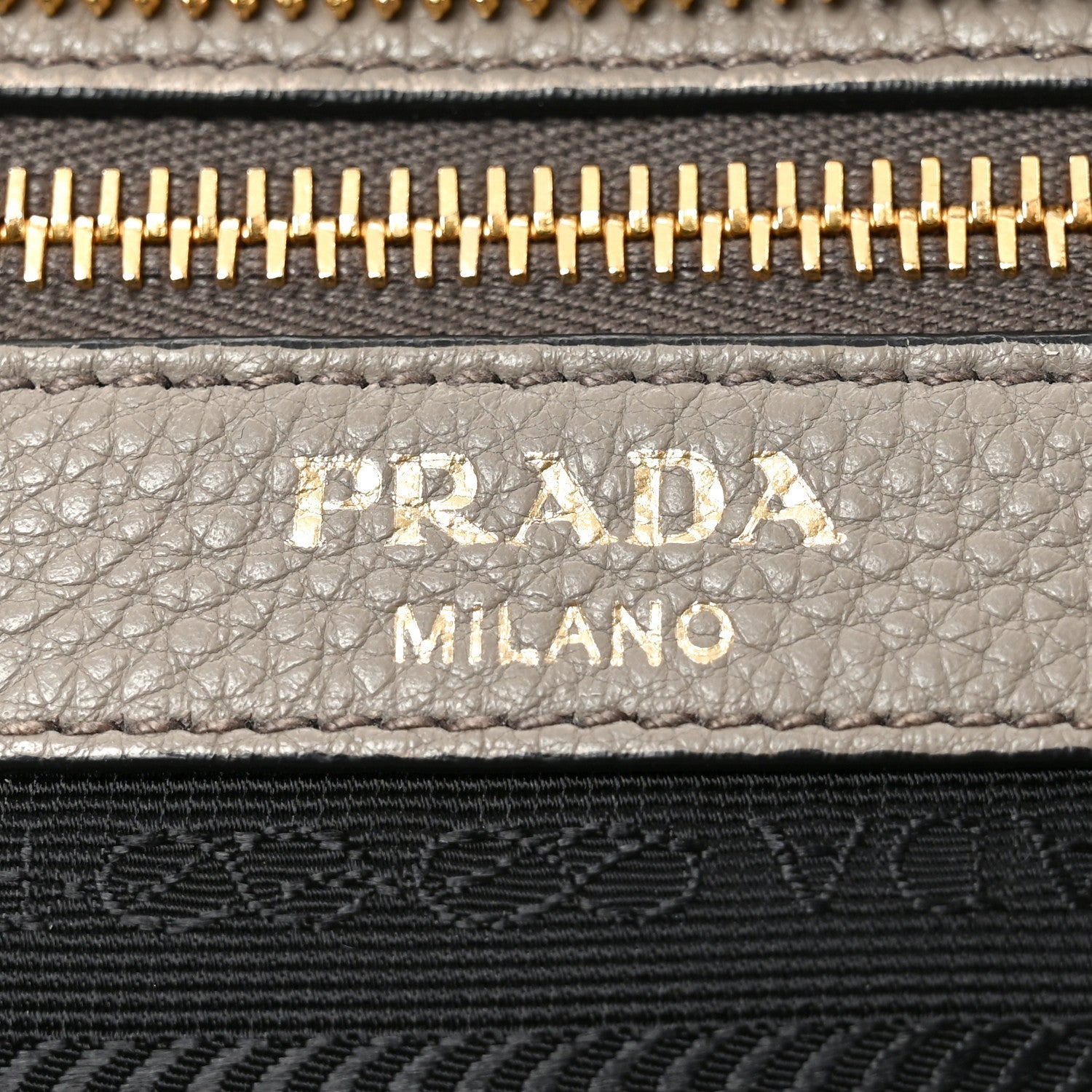 Vitello Daino Zippered Tote Argilla