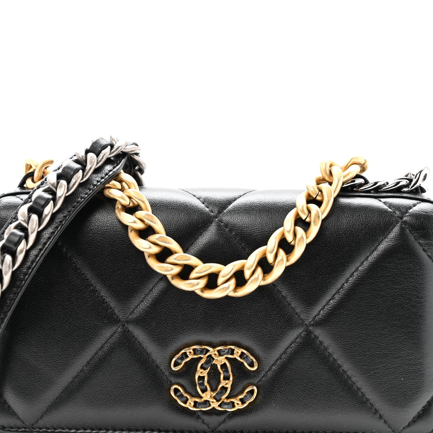 Lambskin Quilted CHNL 19 Wallet On Chain WOC Black