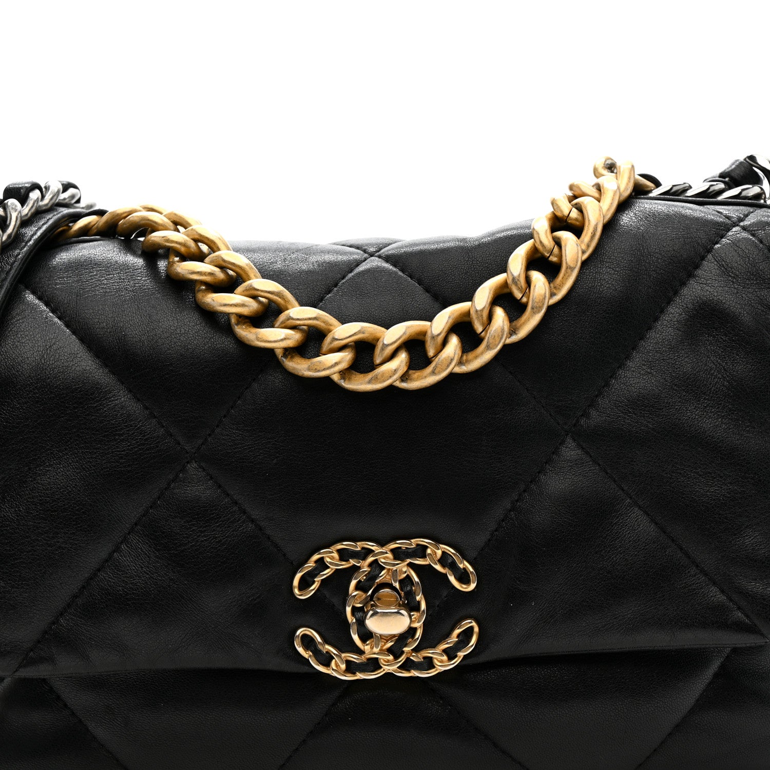 Lambskin Quilted Medium CHNL 19 Flap Black
