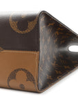 Reverse Monogram Giant Onthego MM