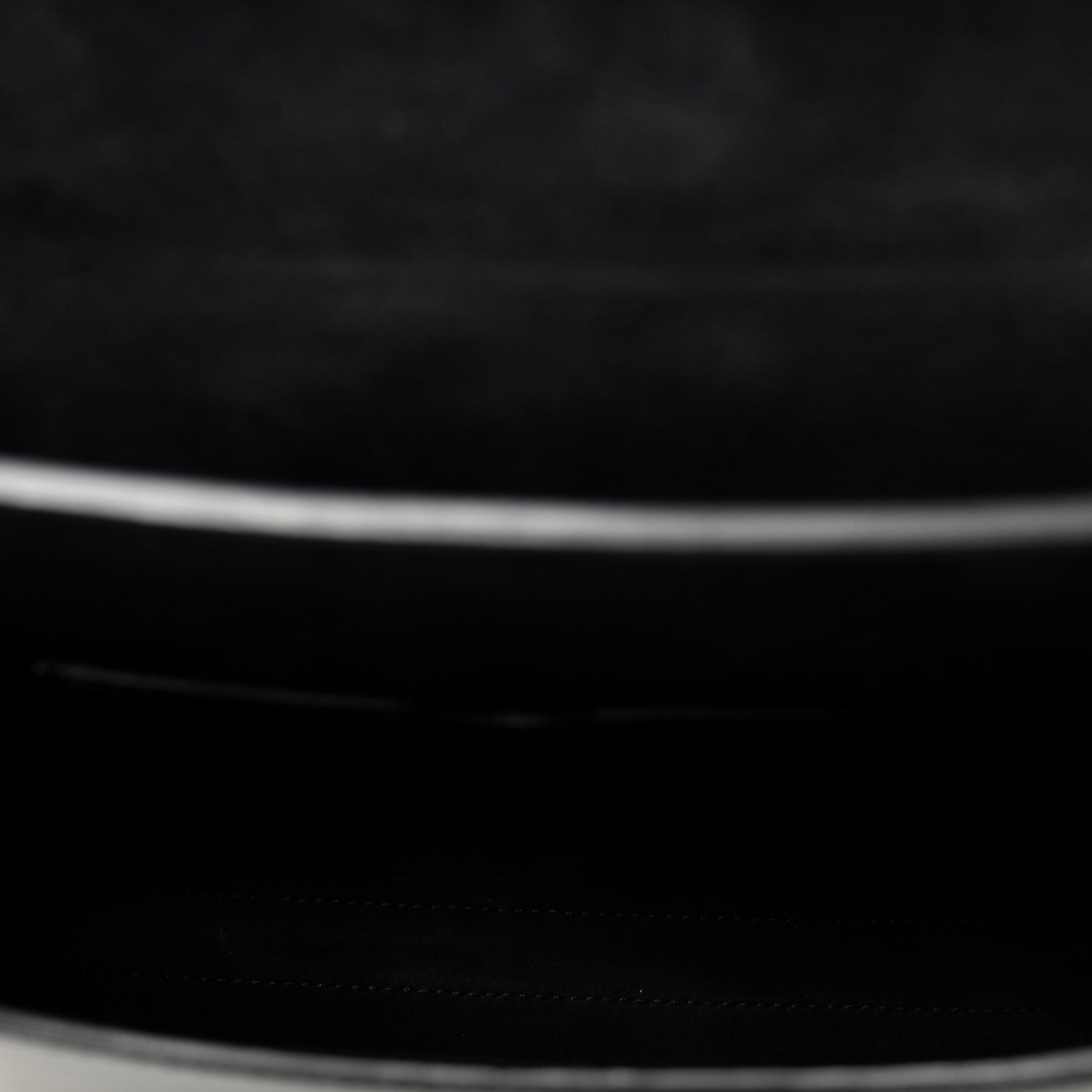 Box Calfskin Medium Bobby Flap Black