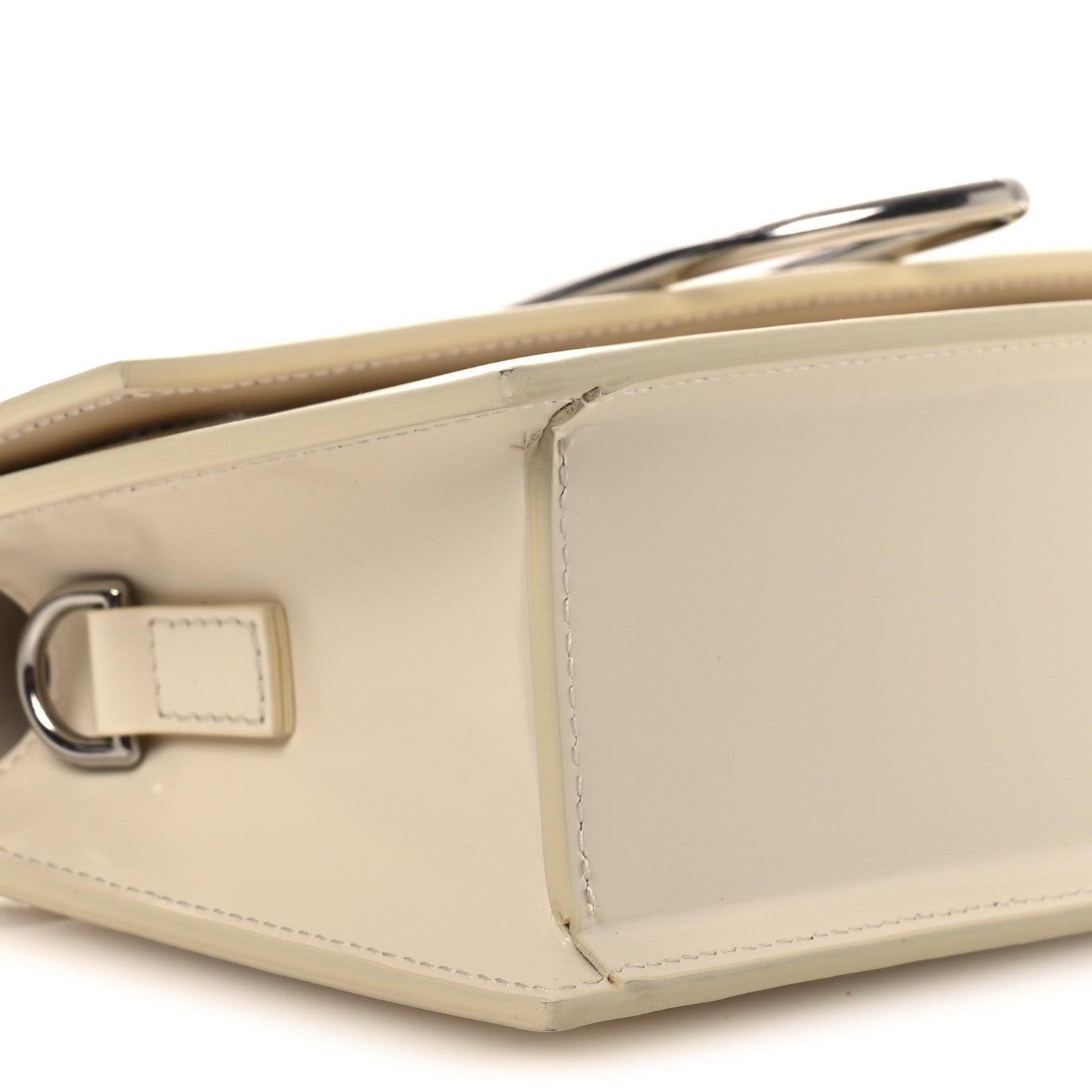 Smooth Calfskin Metal Flap Le Grand Bambino Light Ivory