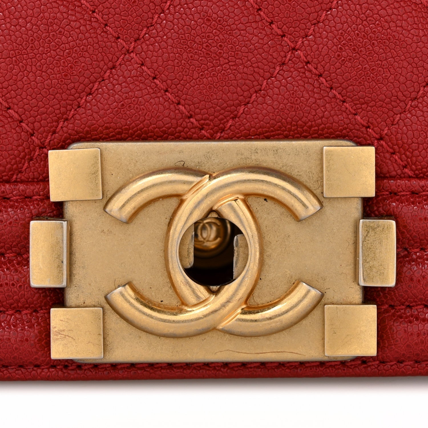 Caviar Quilted Medium Boy Flap Red