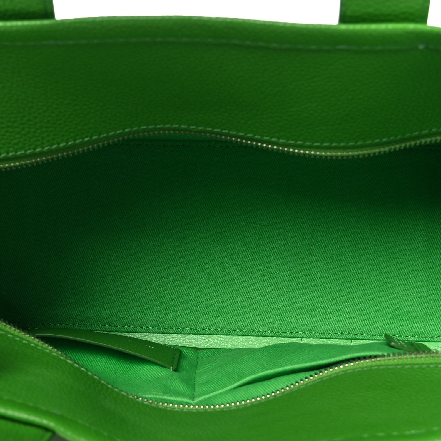 Grained Calfskin Medium The Tote Bag Kiwi