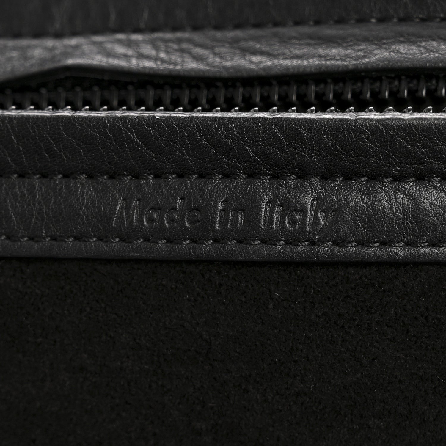 Grained Calfskin Medium Phantom Luggage Black