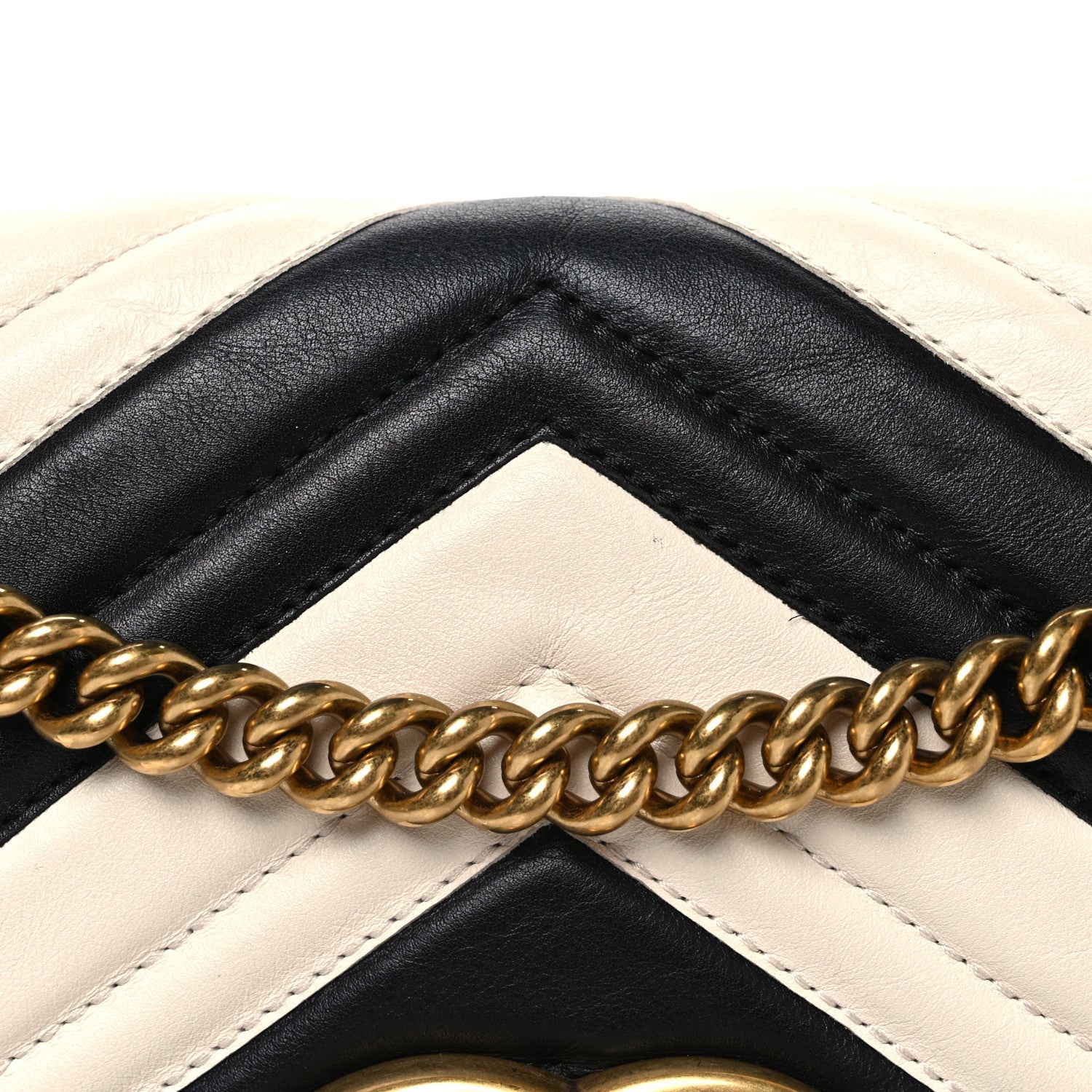 Calfskin Matelasse Medium GG Marmont Shoulder Bag Black White