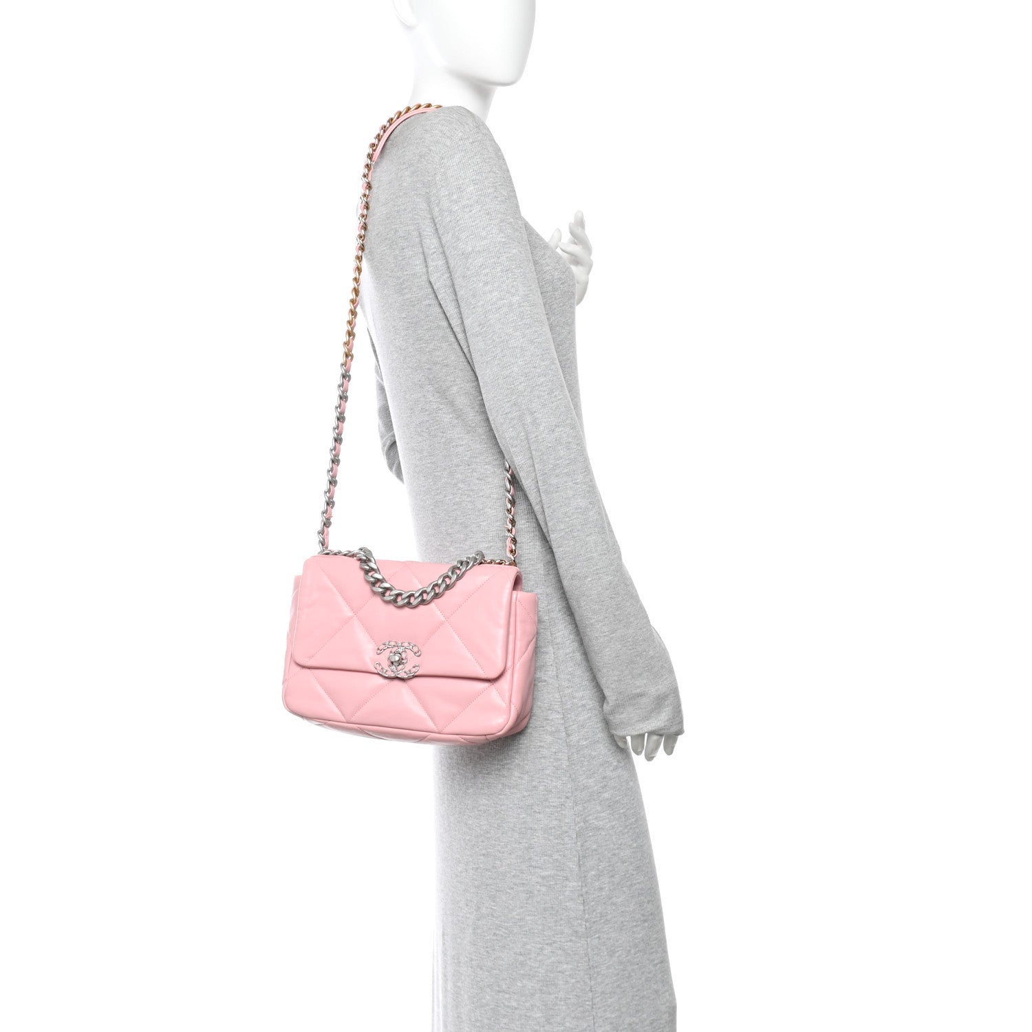 Lambskin Quilted Medium CHNL 19 Flap Pink