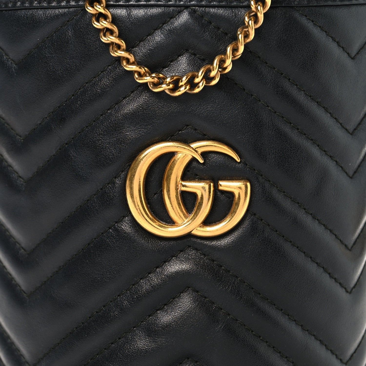 Calfskin Matelasse Mini GG Marmont 2.0 Bucket Bag Black