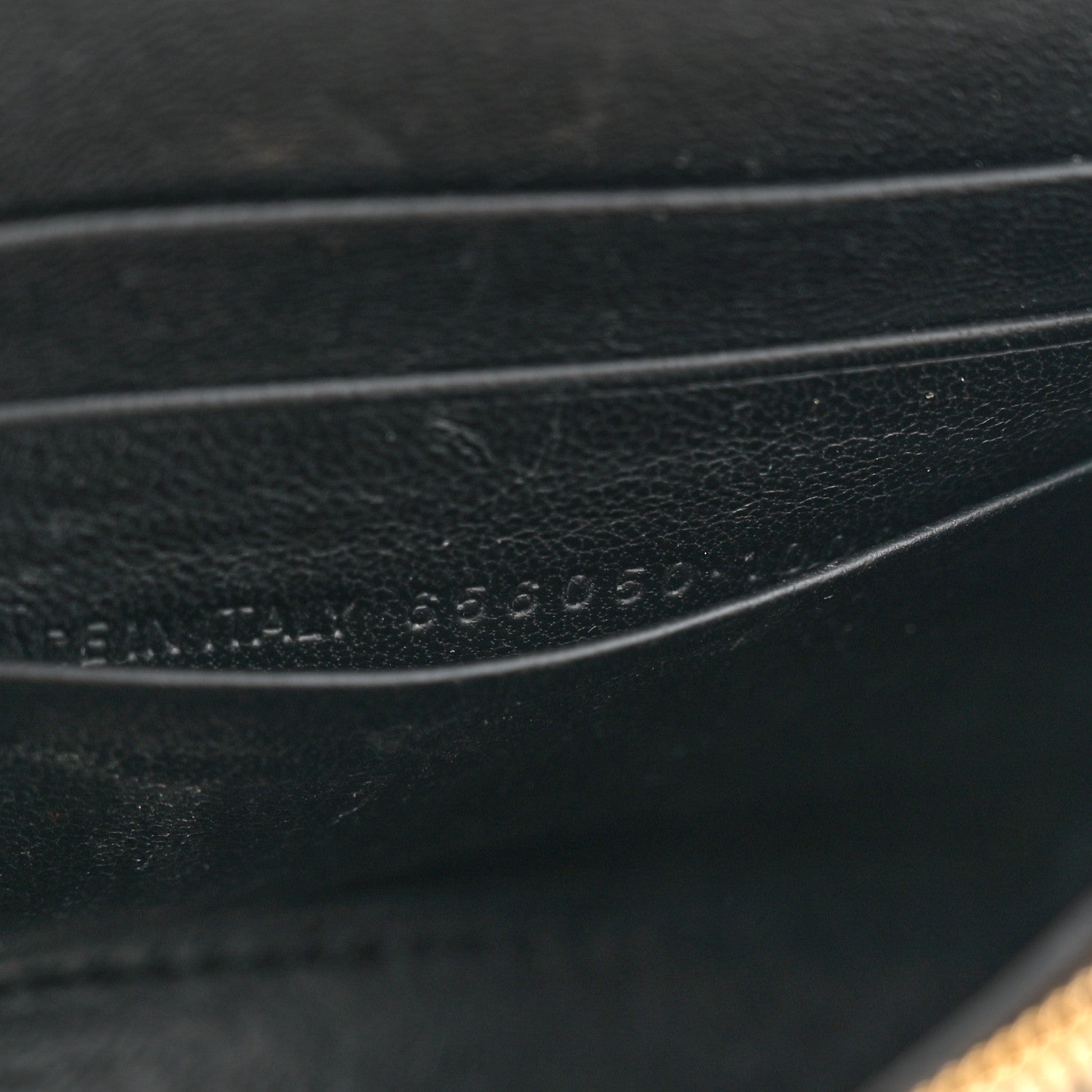 Shiny Calfskin Crocodile Embossed Hourglass Chain Bag Black