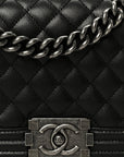Caviar Quilted Medium Boy Flap Black