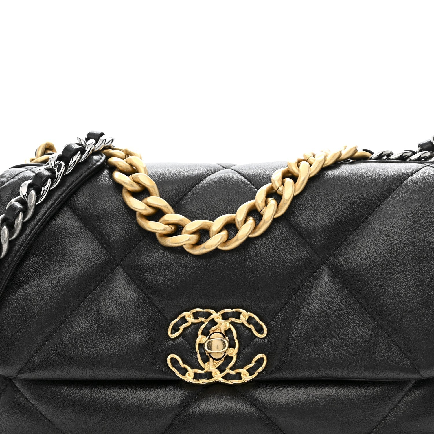 Lambskin Quilted Medium CHNL 19 Flap Black