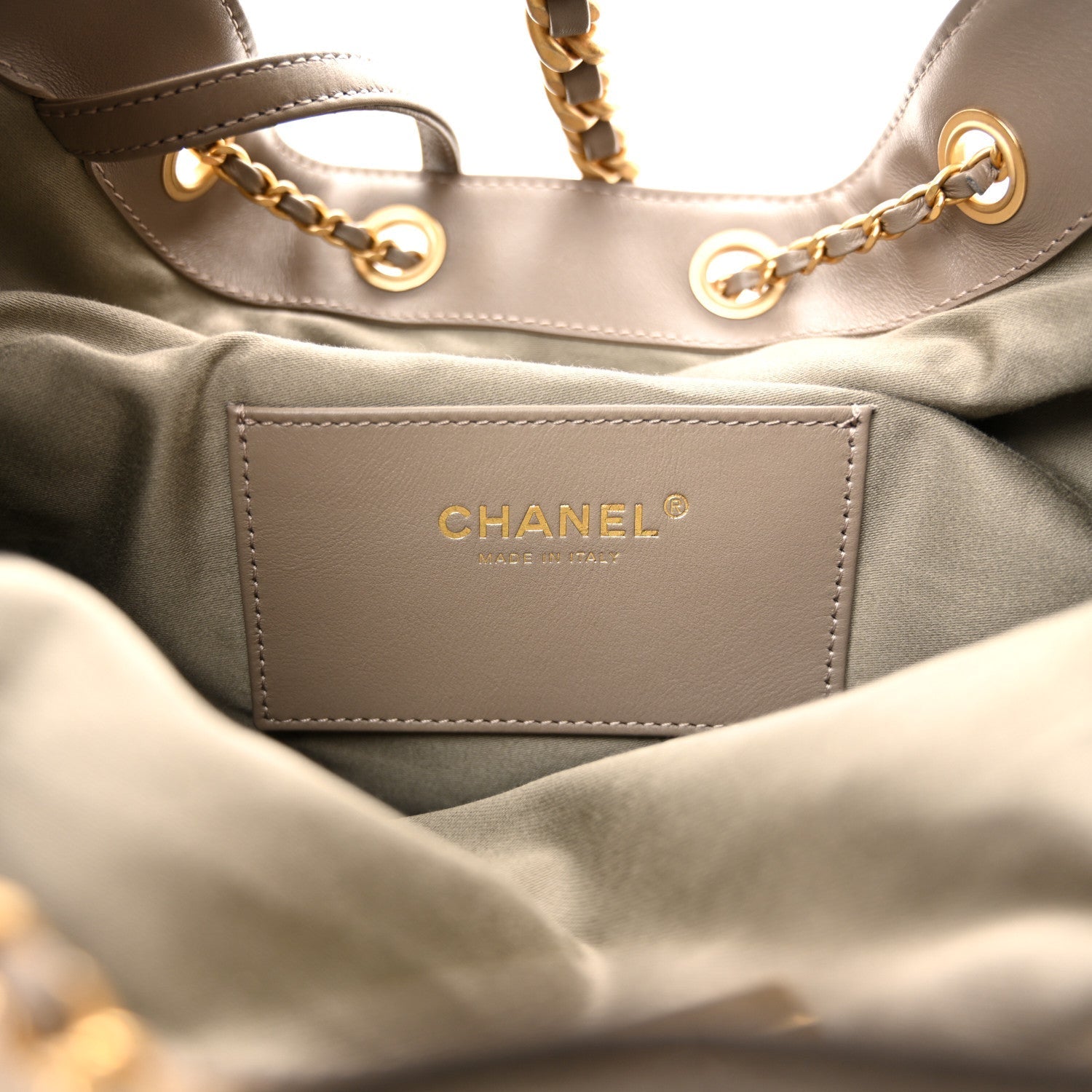 Suede Quilted Medium CHNL 25 Handbag Grey