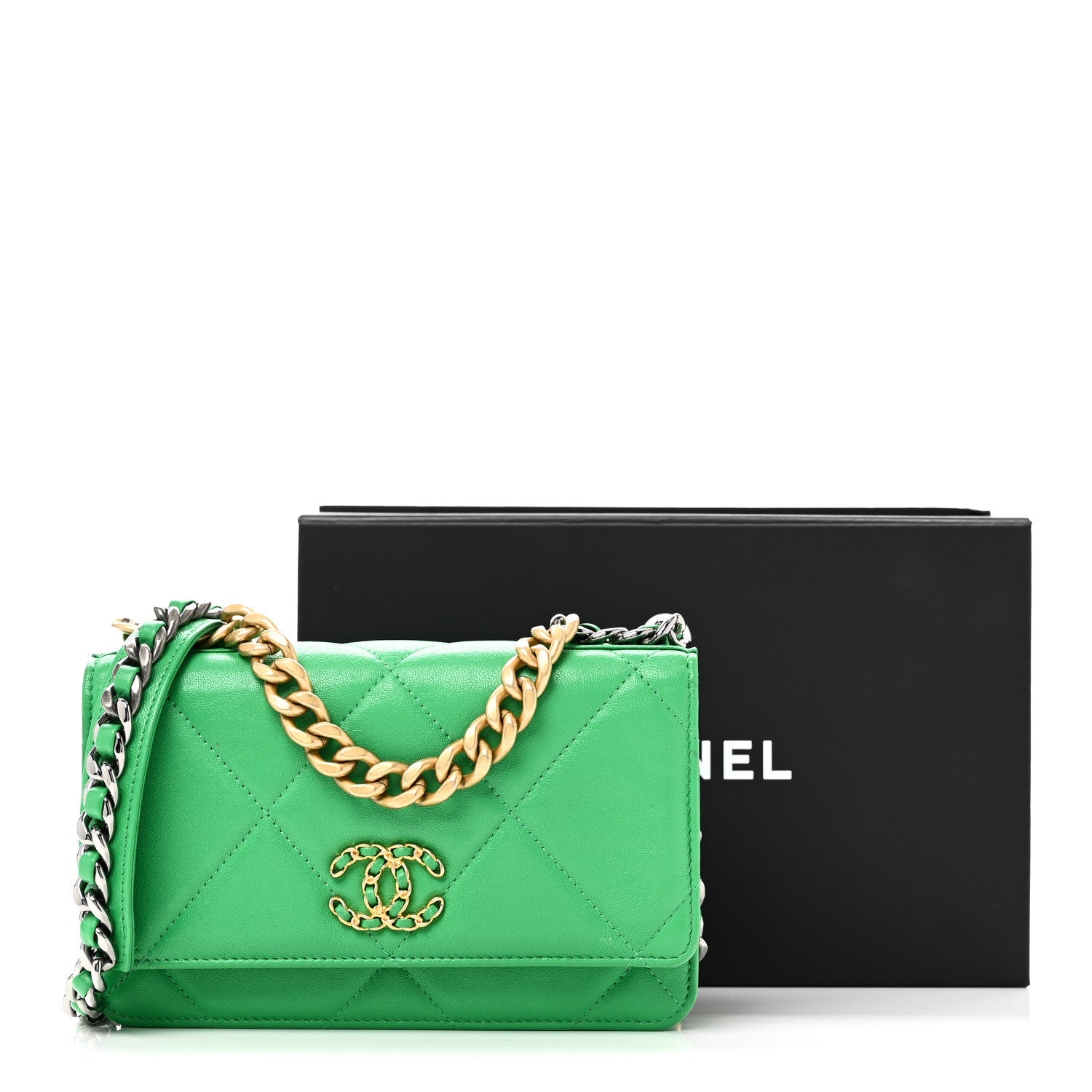 Shiny Goatskin Quilted CHNL 19 Wallet On Chain WOC Green
