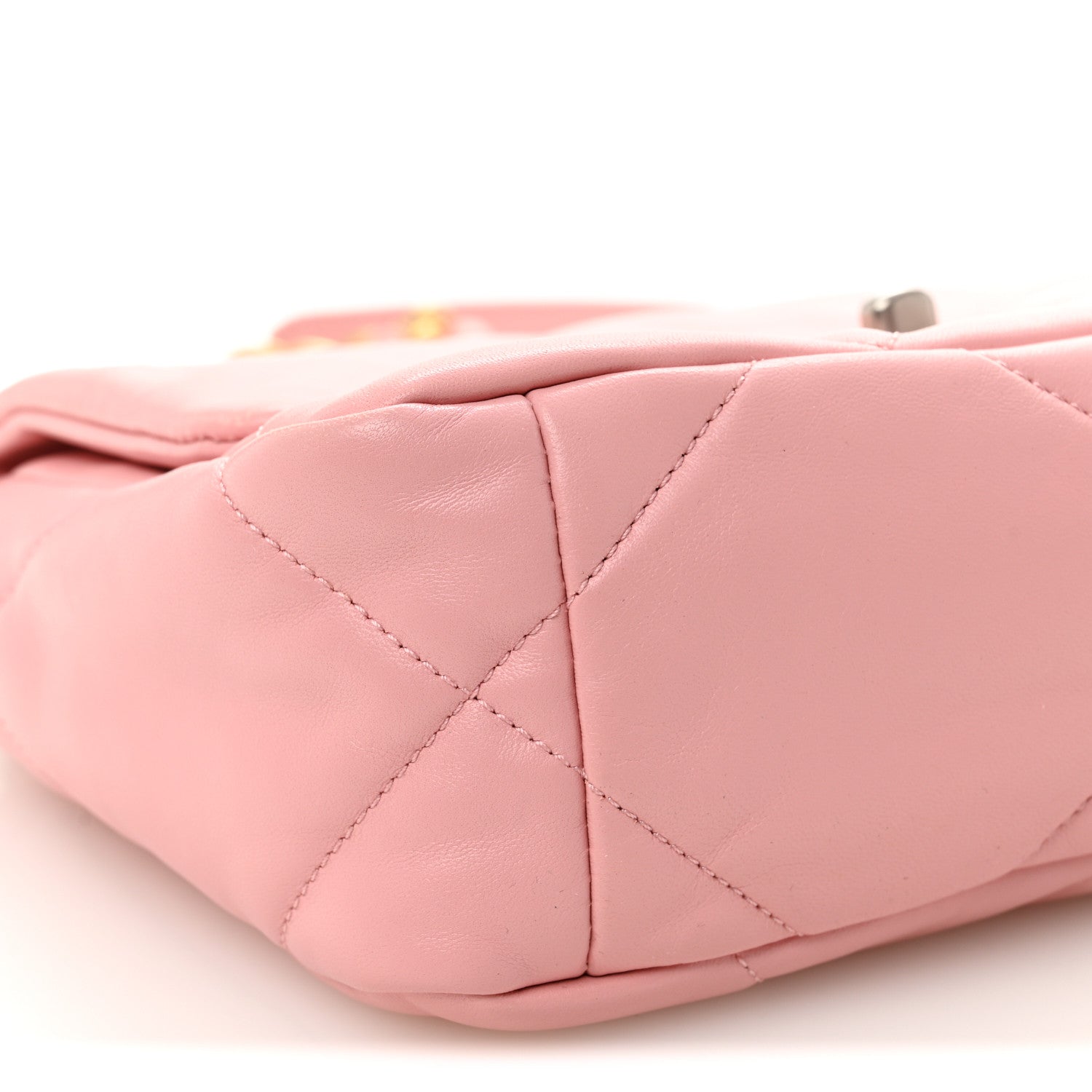 Lambskin Quilted Medium CHNL 19 Flap Pink