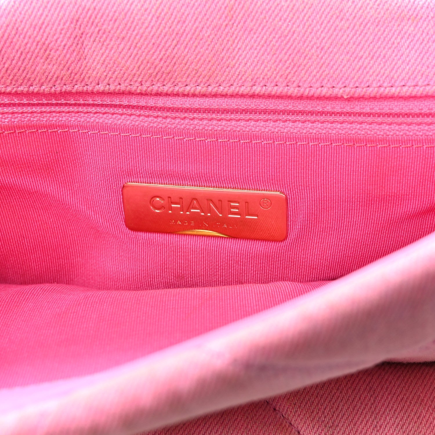 Denim Quilted Medium CHNL 19 Flap Neon Pink
