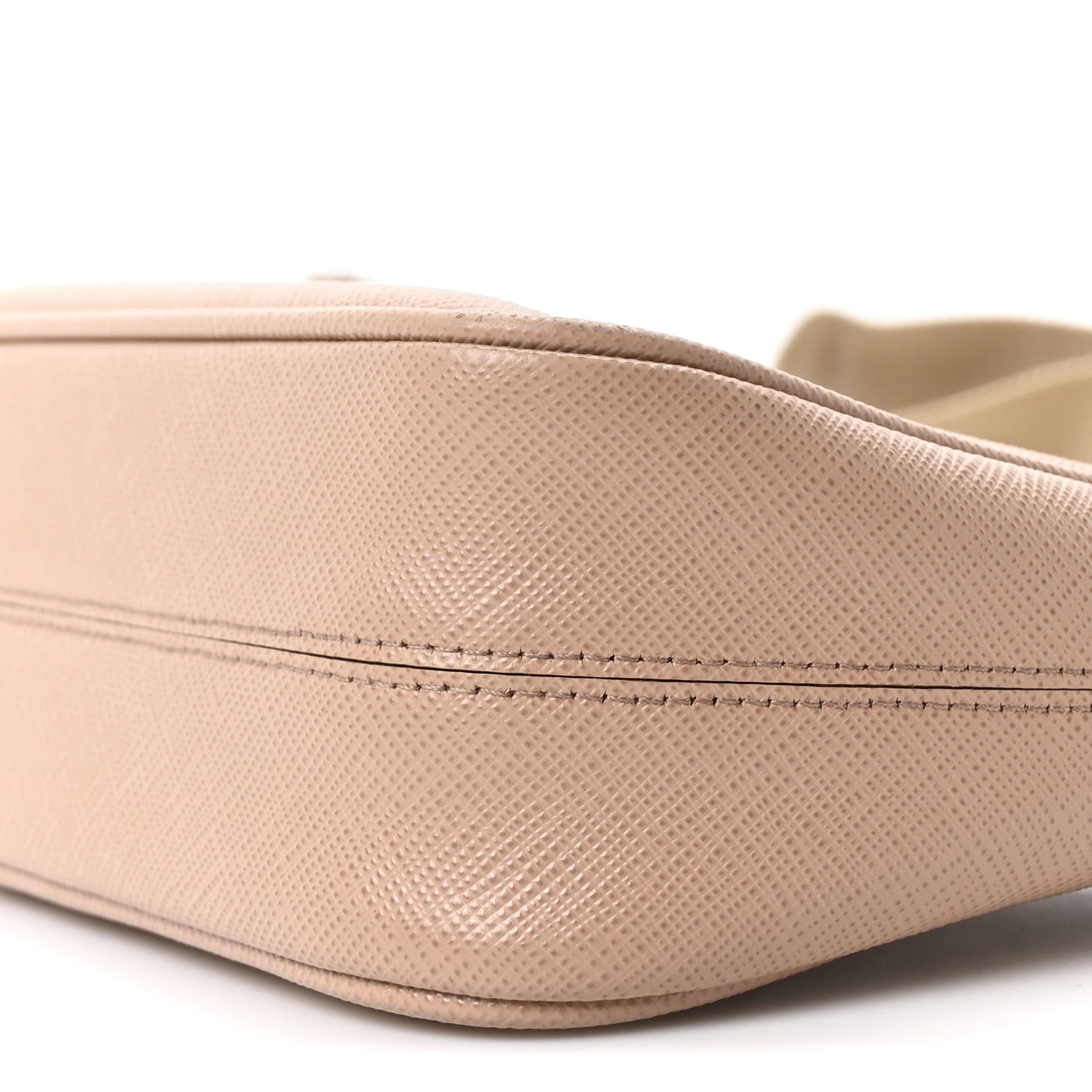 Saffiano Lux Re-Edition 2005 Shoulder Bag Cammeo