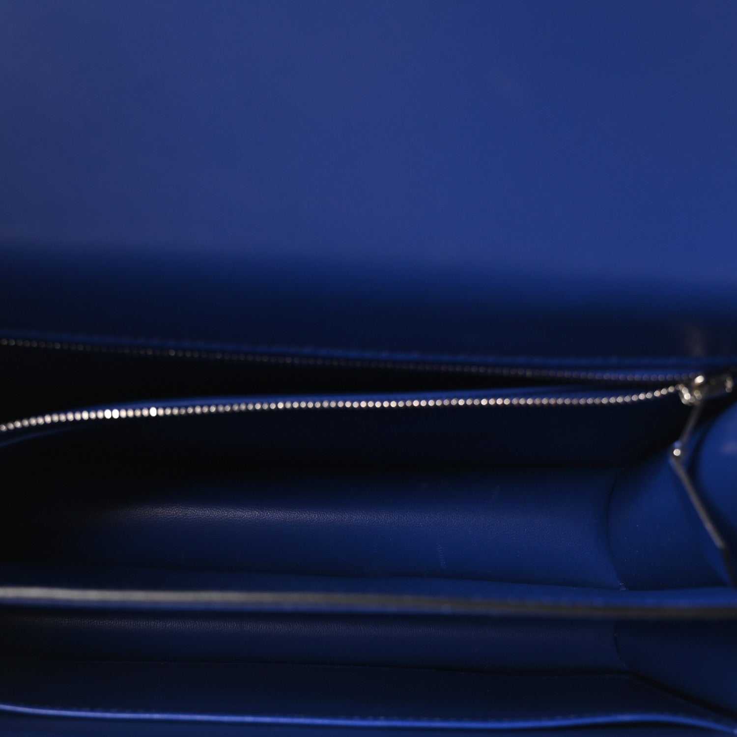 Epsom Constance 24 Bleu Electrique