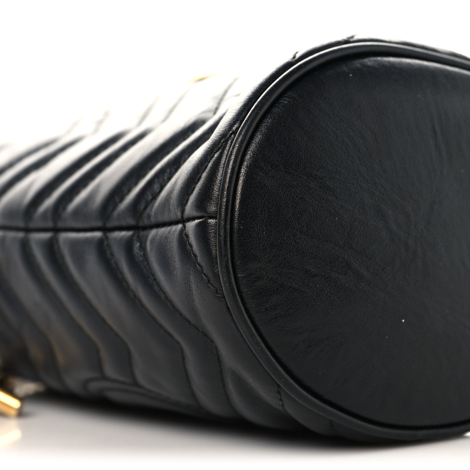 Calfskin Matelasse Mini GG Marmont 2.0 Bucket Bag Black
