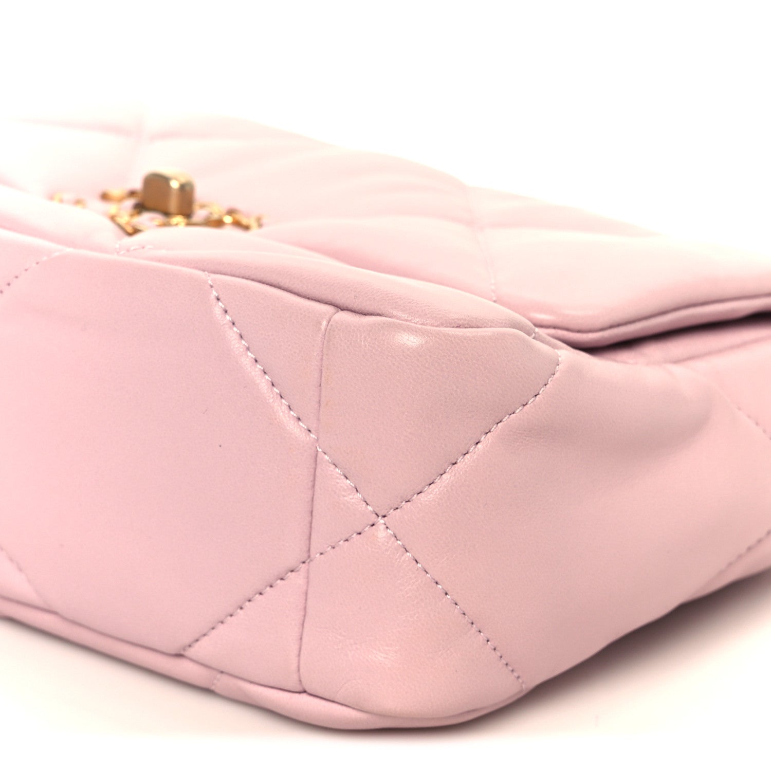 Lambskin Quilted Medium CHNL 19 Flap Light Pink
